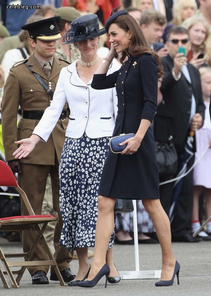 英国王妃凯特·米德尔顿在公开场合展示高档的肉色丝袜美腿（第2张/共3张）