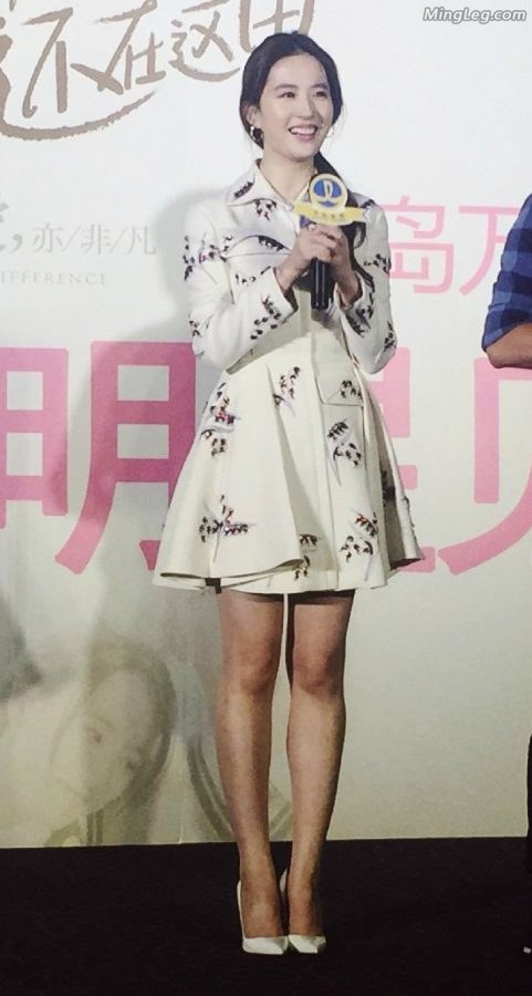 女明星刘亦菲白色高跟玉腿笔直（第4张/共25张）