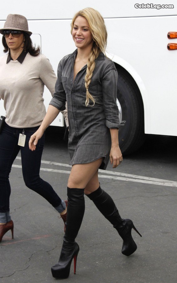 哥伦比亚歌手夏奇拉Shakira长靴大腿（第4张/共21张）