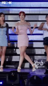 T-ara组合《小苹果》咸恩静视角超短裙[网盘]（第3张/共6张）