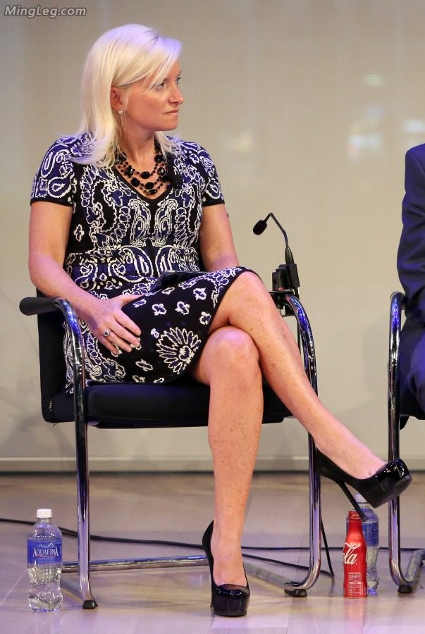 脸书全球副总裁Carolyn Everson高跟鞋不错（第5张/共5张）