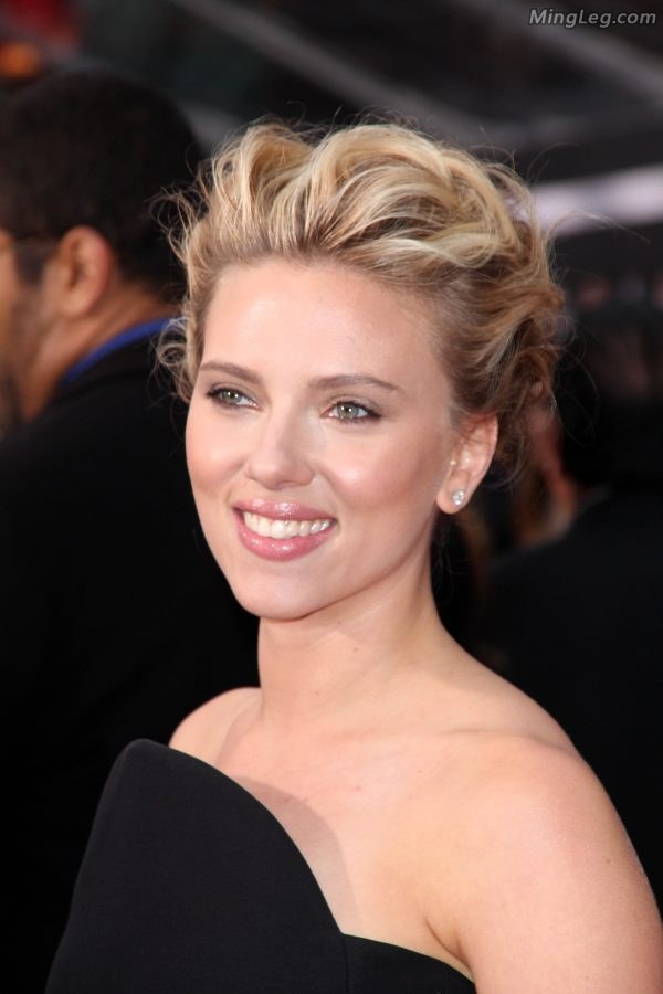 黑寡妇Scarlett Johansson性感细高跟走红毯（第4张/共22张）