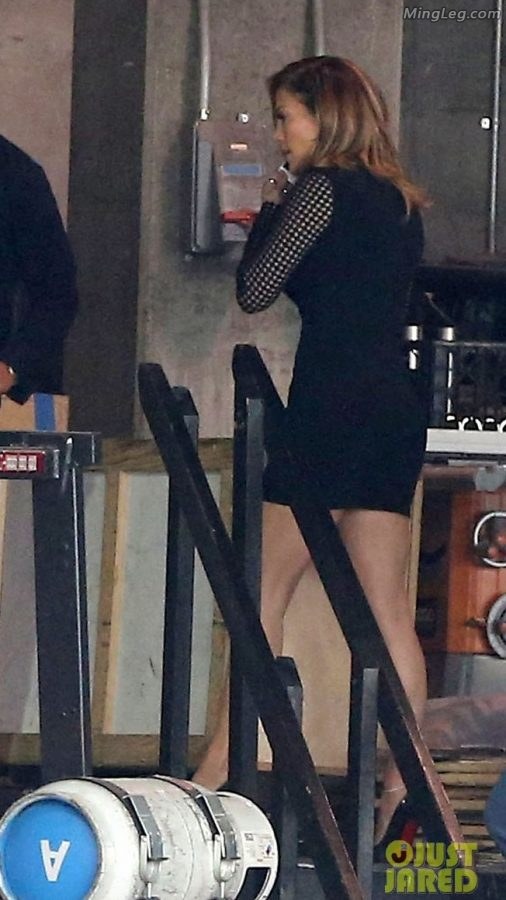 Jennifer Lopez踩红底细高跟外出被拍（第5张/共5张）