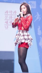 韩国女子Hello Venus组合黑丝袜和美腿台上劲舞[百度网盘]（第2张/共108张）