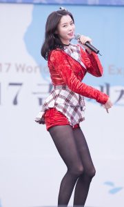 韩国女子Hello Venus组合黑丝袜和美腿台上劲舞[百度网盘]（第4张/共108张）