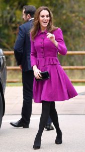 Kate Middleton腿穿加厚黑袜靓丽自信（第1张/共12张）
