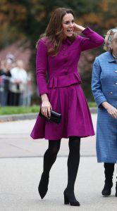 Kate Middleton腿穿加厚黑袜靓丽自信（第6张/共12张）