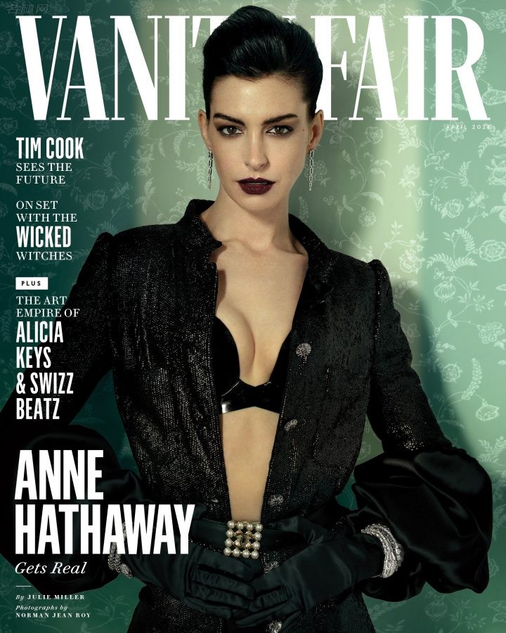 《Vanity Fair名利场》4月刊封面安妮·海瑟薇化身暗黑女王腿穿质感丝袜气质美艳（第8张/共8张）