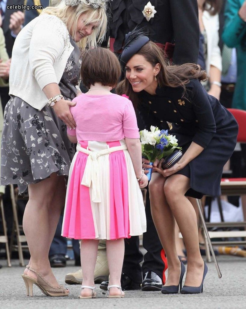 英国王妃凯特·米德尔顿在公开场合展示高档的肉色丝袜美腿（第3张/共3张）