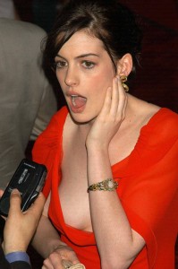 Anne Hathaway安妮·海瑟薇丰满的胸部（第6张/共8张）