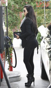 Kim Kardashian金·卡戴珊硕大的巨臀适合推（第6张/共13张）