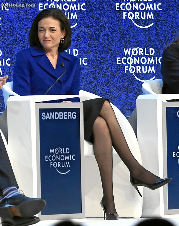 Facebook首席运营官Sheryl Sandberg黑丝高跟美腿（第4张/共7张）