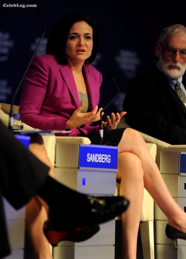 Facebook的Sheryl Sandberg与财新传媒胡舒立同台秀高跟（第4张/共4张）