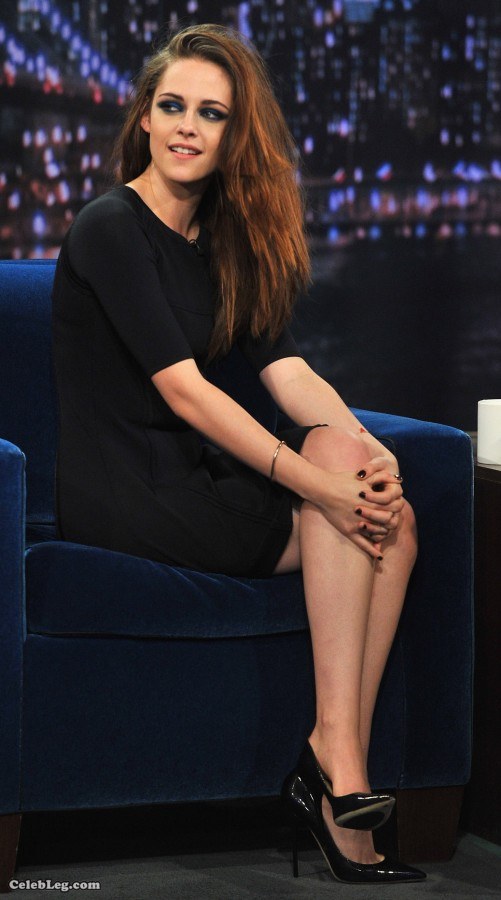 暮光女Kristen Stewart脱口秀节目脱掉高跟鞋（第2张/共12张）