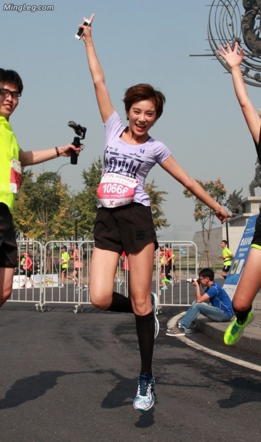 伊一参加2016杭州马拉松好身材都是练出来的（第3张/共10张）