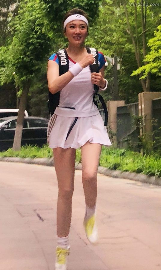 女老板尹峰网球场展示美腿不要放过她（第8张/共8张）