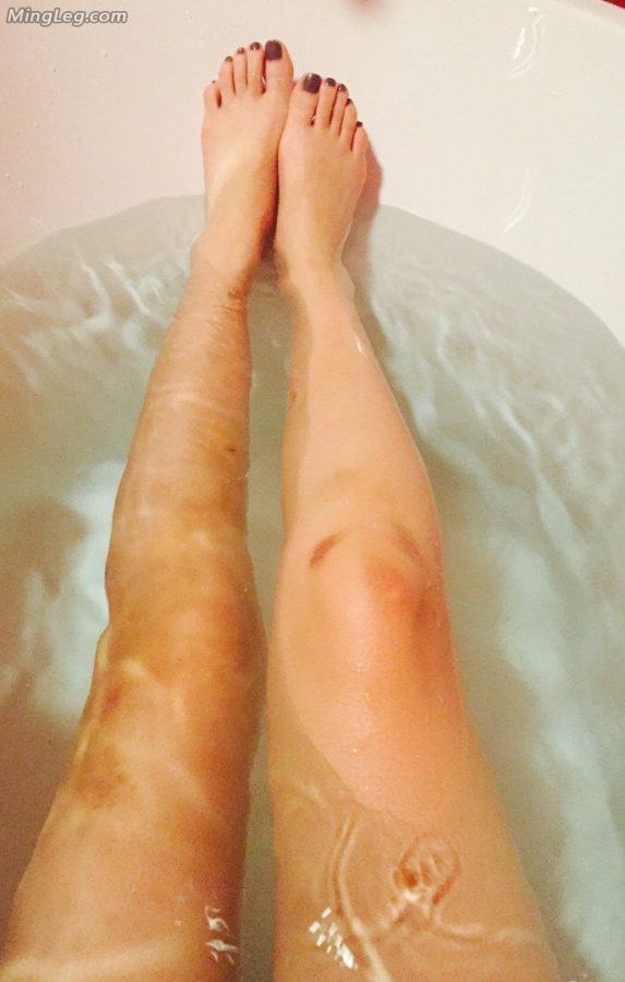 朱珠微博发布在浴缸里自拍的腿脚照片（第2张/共4张）