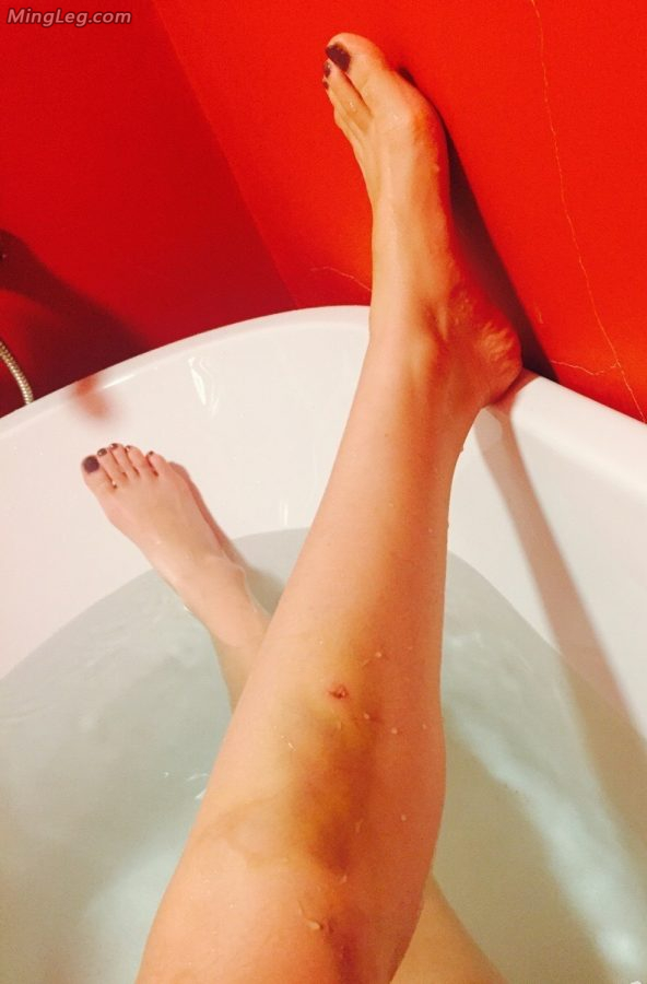 朱珠微博发布在浴缸里自拍的腿脚照片（第4张/共4张）