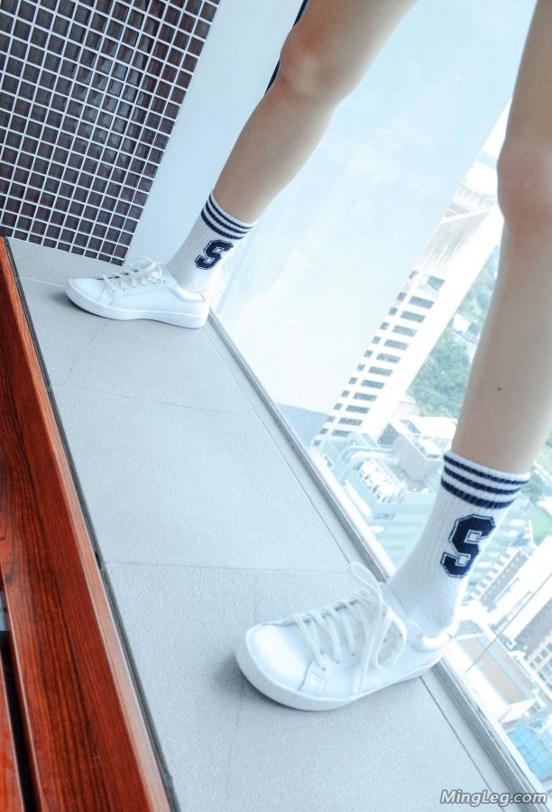 SNH48黄婷婷运动鞋球袜玉腿（第5张/共5张）