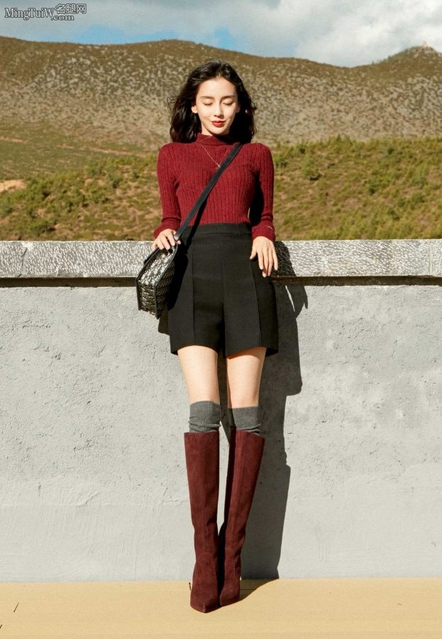 Angelababy黑色短裤配红色长靴气质率性（第5张/共10张）