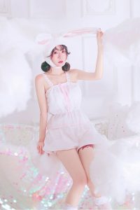 刘木子兔女郎装扮美腿穿白色蕾丝筒袜（第2张/共9张）