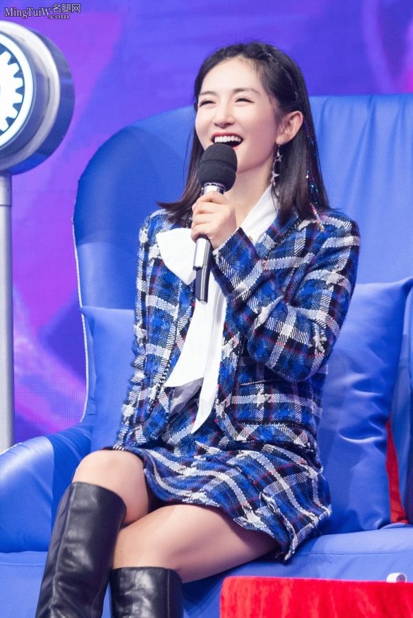 湖南卫视主持人谢娜的皮靴美腿，娜姐还是有很多人喜欢滴（第7张/共11张）
