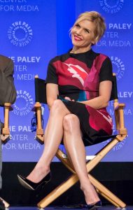 美剧女演员Rhea Seehorn光滑匀称的美腿配尖头细高跟（第1张/共26张）