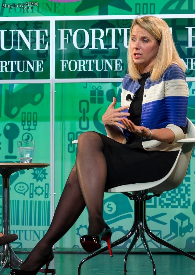 雅虎CEOMarissa Mayer的黑丝袜腿（第4张/共7张）