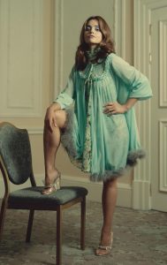 Jenna Coleman美腿高跟质感格调写真（第1张/共3张）