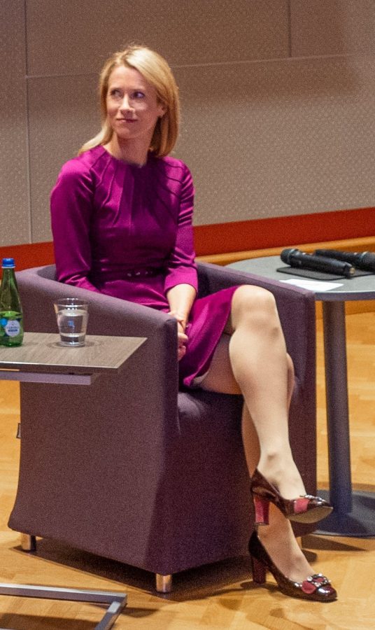 卡娅·卡拉斯在慕尼黑青年领袖年会上的质感肉丝（第2张/共4张）