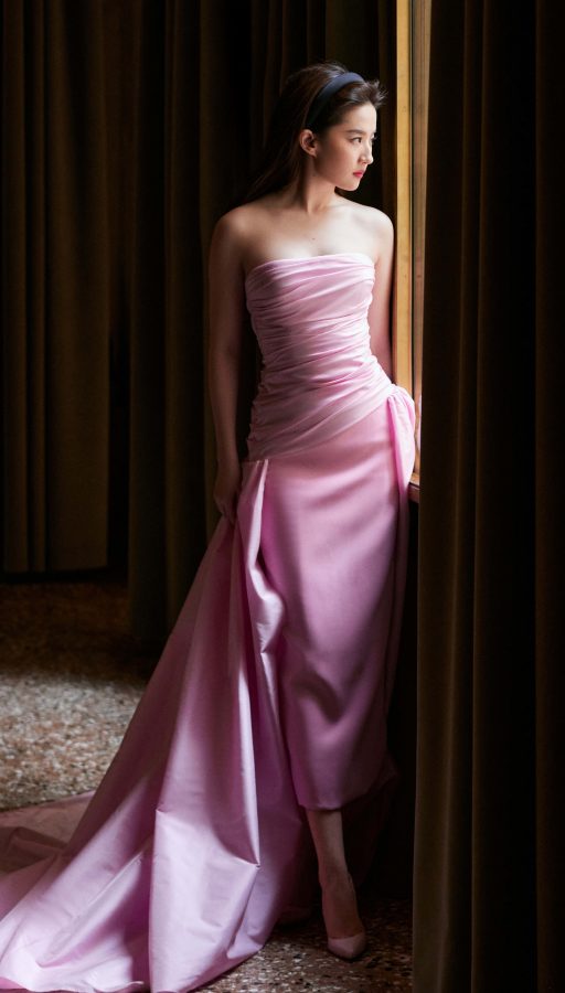 刘亦菲穿低胸粉紫礼服亮相威尼斯酥胸微露气质高贵典雅（第5张/共15张）